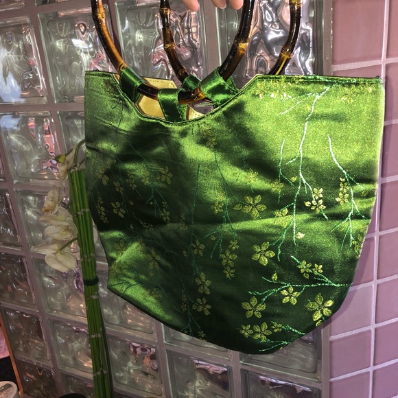 SOLDVintage Green and Gold Oriental Satin Hand Bag - Picture 2 of 4